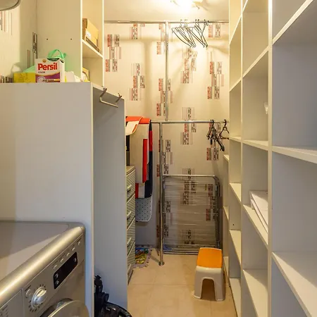 2br Flat Near Sea & Baths *