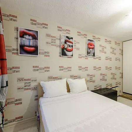 2br Flat Near Sea & Baths *